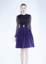 Robe bleue avec haut en dentelle