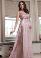 Robe en dentelle pour les femmes enceintes au sol