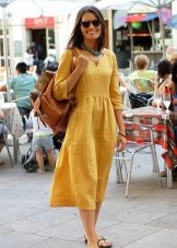 Robe en lin jaune