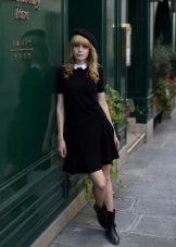 Robe courte noire à col blanc