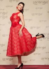Robe rouge pour femme enceinte