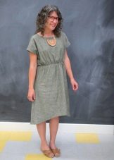 Robe grise monochrome d'une base de longueur moyenne
