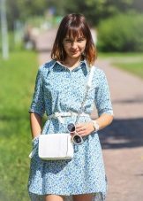 Chemise bleue avec imprimé