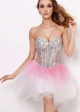Robe avec un corset transparent et strass