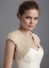 Bolero à une robe avec un corset