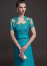 Bolero à une robe avec un corset