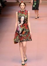Robe noire avec roses et imprimé Dolce & Gabbana