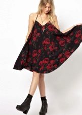 Robe - robe avec des roses rouges
