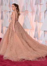 Robe du soir moelleuse avec traine Jennifer Lopez