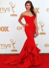 Robe rouge sirène avec train