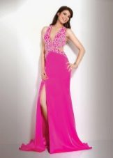 Robe rose vif avec strass et train