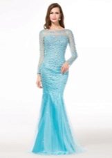 Robe bleue avec strass et train