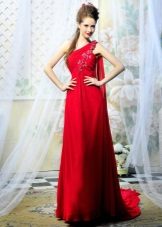 Robe rouge avec traine et bandoulière