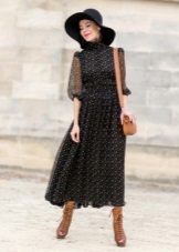Chapeau, bottes et petit sac à la robe Tatyanka
