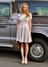 Robe décontractée gris clair à pois blancs