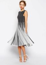 Robe à pois noire et blanche