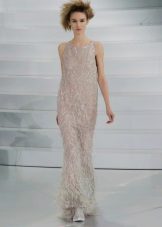 Robe d'épaule sur les bretelles