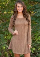 Robe courte en maille marron à manches longues