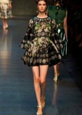 Robe en mousseline à manches longues évasées