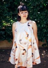 Robe courte avec des dessins d'enfants