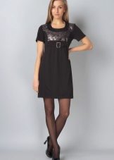 Robe noire taille mi-longue