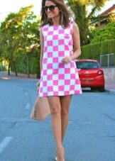Robe courte à carreaux blanc et rose - imprimé échecs