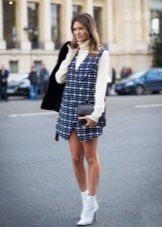 Robe à carreaux bleus