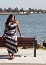 Robe longue à fines rayures horizontales pour un look parfait