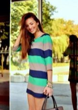 Robe courte en large bande de couleur