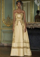Robe à motif doré