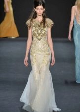 Robe sirène à décor doré