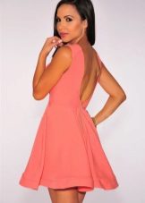 Robe d'été évasée à dos nu