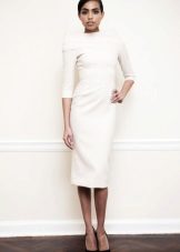 Robe de mariée stricte avec gaine