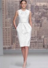 Robe de mariée stricte en tissu moiré