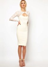 Gaine de robe de mariée avec des manches en dentelle