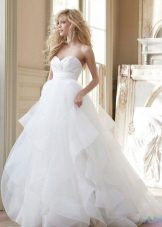 Robe de mariée longue et moelleuse à taille haute