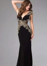 Robe en maille noire avec dentelle