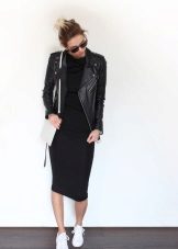 Sneakers pour la robe tricotée