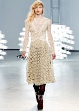Robe de soirée en crochet beige