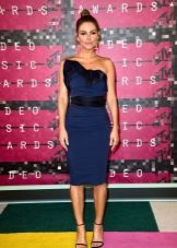 Robe bleu foncé