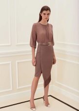 Robe de printemps asymétrique marron