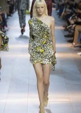 Robe de printemps asymétrique courte