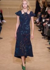 Robe de printemps avec ailes ailes