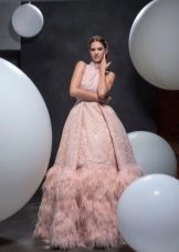 Robe de bal avec des plumes