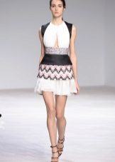 Robe d'été courte noire et blanche