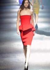Robe d'été avec rouge vif