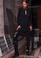 Robe d'automne noire tricotée