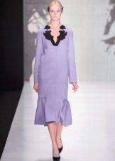 Robe d'automne avec un cou inhabituel