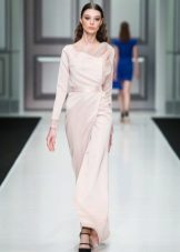 Robe d'automne avec col asymétrique