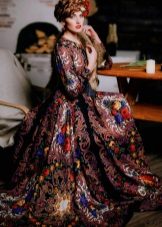 Robe du châle Pavloposadsky au sol